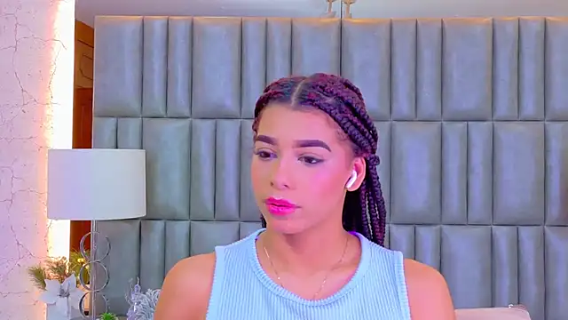 TiaraRosse online show from 25, 6, 2026