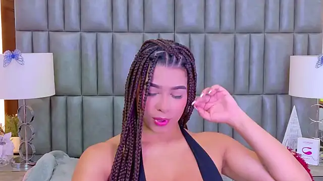 TiaraRosse online show from 3, 2, 2026