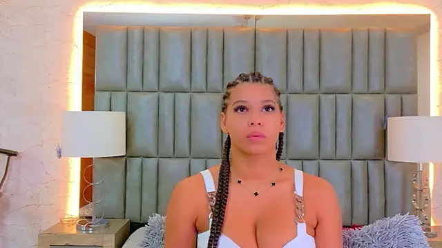 TiaraRosse online show from 19, 3, 2026