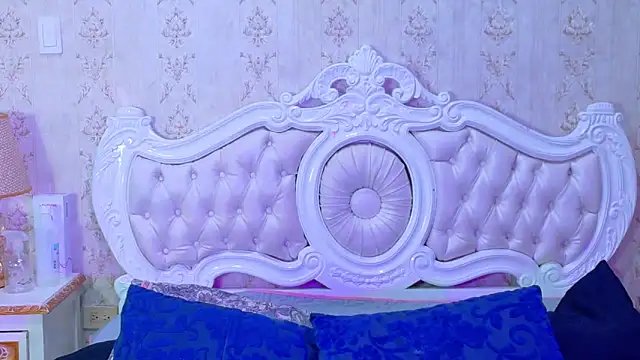 TiaraRosse online show from 13, 11, 2025