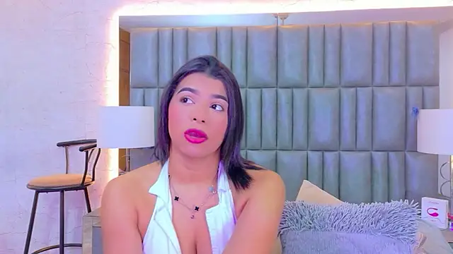 TiaraRosse online show from 21, 4, 2026