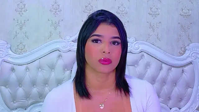 TiaraRosse online show from 9, 1, 2026