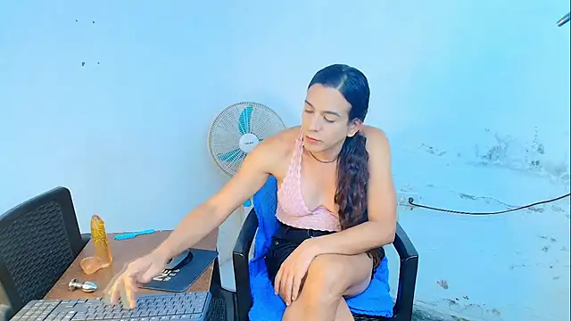 Oh Tique online show from 4, 2, 2026