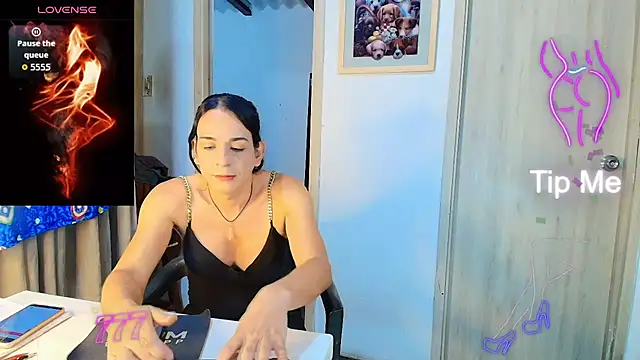 Snapshot of Oh_Tique chatting on 19, 7, 2026 Oh Tique online show from 19, 7, 2026