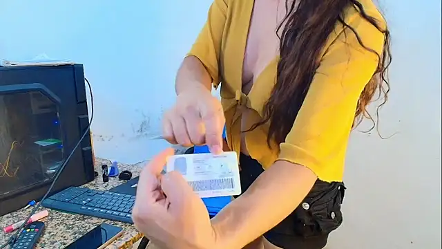 Oh Tique online show from 11, 4, 2026