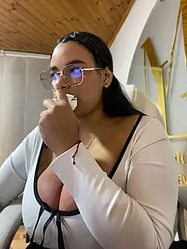 Snapshot of Isabella_boobd chatting on 3, 7, 2026 Isabella boobd online show from 3, 7, 2026