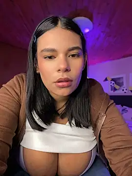 Snapshot of Isabella_boobd chatting on 7, 7, 2026 Isabella boobd online show from 7, 7, 2026