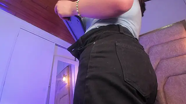 EmaJames25 online show from 18, 2, 2026