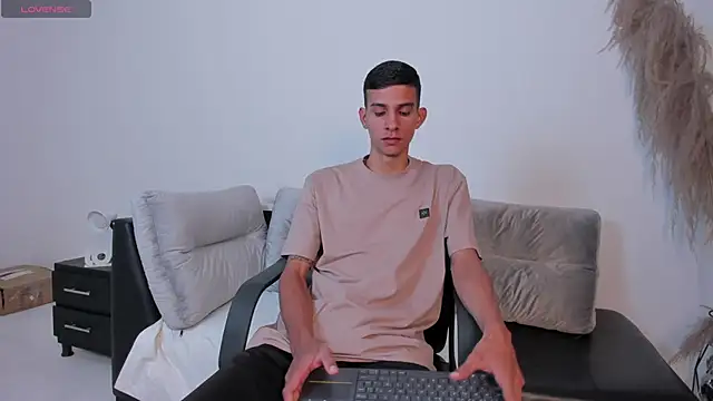 Aaron Scoot online show from 9, 1, 2026