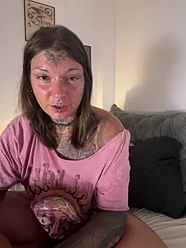 lizzardqueeen online show from 22, 6, 2026