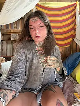 lizzardqueeen online show from 20, 7, 2026