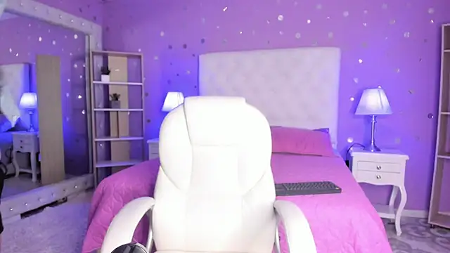 Snapshot of scarlette_15_ chatting on 2, 12, 2025 scarlette 15 online show from 2, 12, 2025