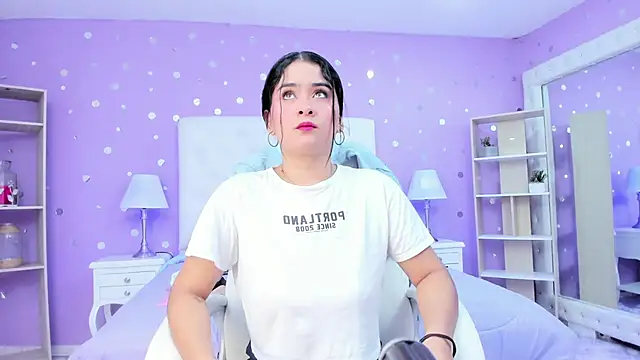 scarlette 15  online show from 3, 12, 2025