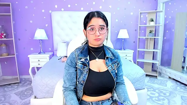 Snapshot of scarlette_15_ chatting on 11, 10, 2025 scarlette 15 online show from 11, 10, 2025