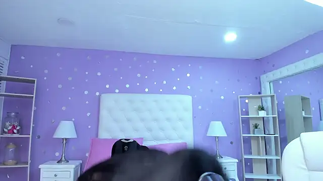 Snapshot of scarlette_15_ chatting on 28, 10, 2025 scarlette 15 online show from 28, 10, 2025