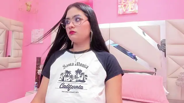 scarlette 15  online show from 3, 4, 2026