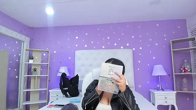 Snapshot of scarlette_15_ chatting on 28, 11, 2025 scarlette 15 online show from 28, 11, 2025