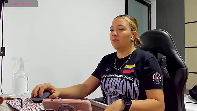 alma fenix online show from 21, 3, 2026