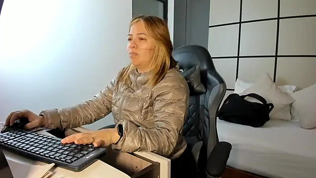 alma fenix online show from 3, 2, 2026