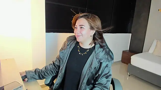 alma fenix online show from 13, 10, 2025