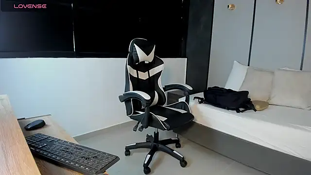 alma fenix online show from 17, 10, 2025