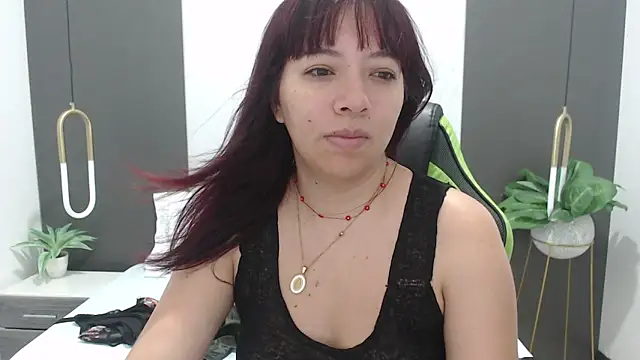 alma fenix online show from 25, 2, 2025
