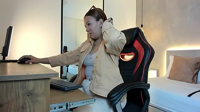 alma fenix online show from 21, 10, 2025