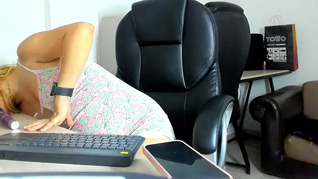 alma fenix online show from 10, 4, 2026