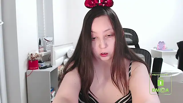 Snapshot of cute_and_hot chatting on 16, 10, 2025 cute and hot online show from 16, 10, 2025