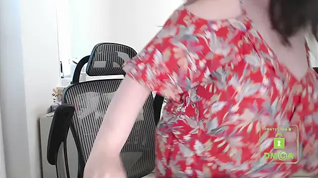 Snapshot of cute_and_hot chatting on 28, 9, 2025 cute and hot online show from 28, 9, 2025