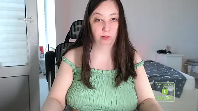 Snapshot of cute_and_hot chatting on 17, 5, 2026 cute and hot online show from 17, 5, 2026
