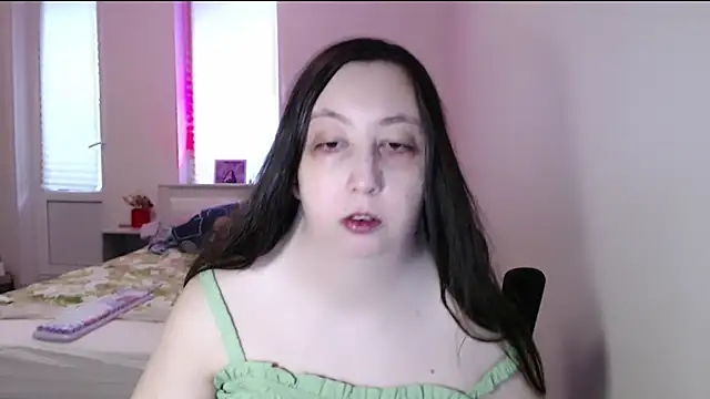 Snapshot of cute_and_hot chatting on 5, 11, 2025 cute and hot online show from 5, 11, 2025