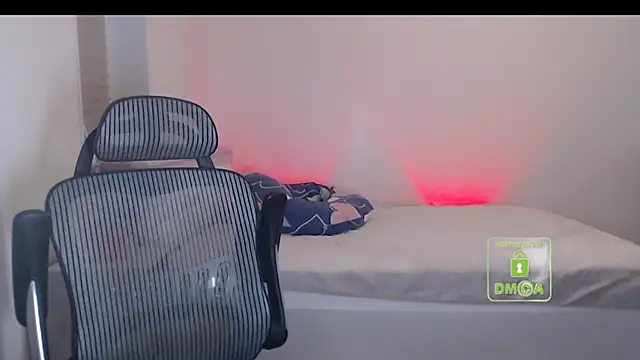 Snapshot of cute_and_hot chatting on 19, 11, 2025 cute and hot online show from 19, 11, 2025