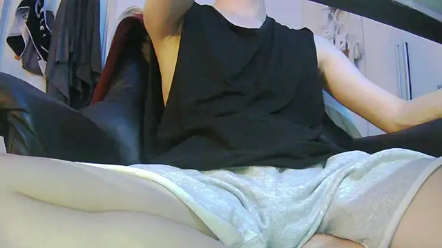 Snapshot of Ray175oo chatting on 10, 6, 2026 Ray175oo online show from 10, 6, 2026