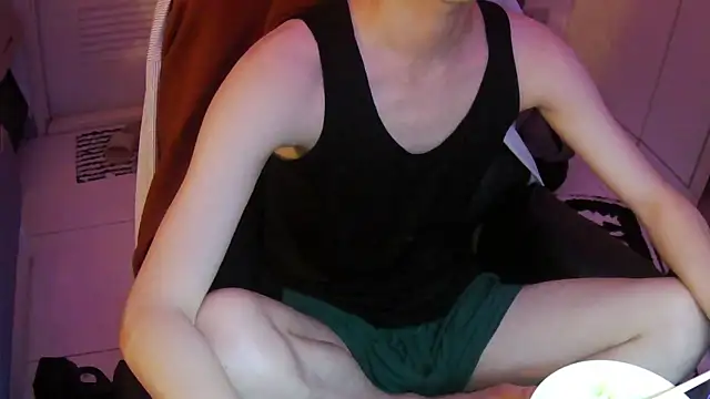 Snapshot of Ray175oo chatting on 17, 5, 2026 Ray175oo online show from 17, 5, 2026