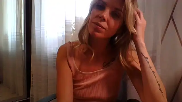 Snapshot of VelvetLove287 chatting on 17, 6, 2026 VelvetLove287 online show from 17, 6, 2026