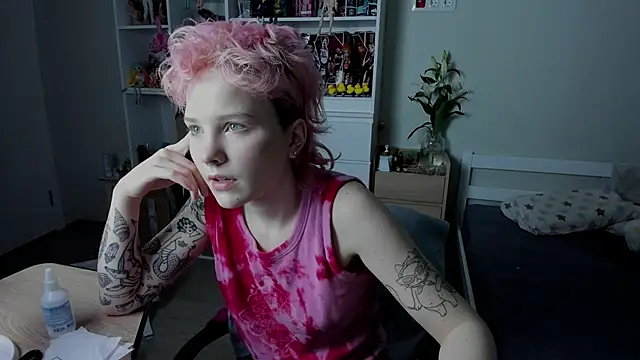 School Love online show from 18, 12, 2025