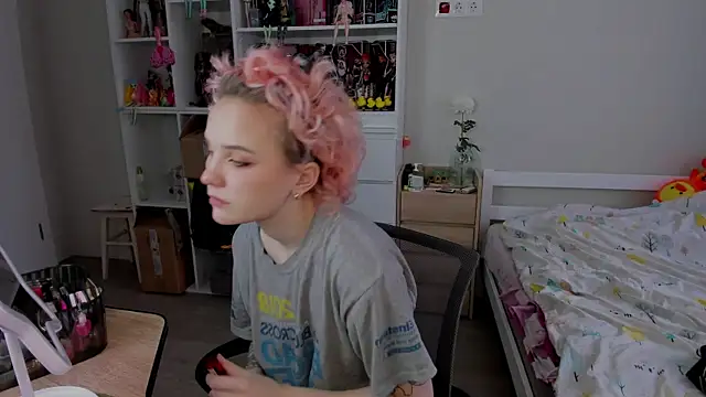 School Love online show from 21, 11, 2025