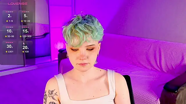 Snapshot of School_Love chatting on 12, 3, 2025 School Love online show from 12, 3, 2025