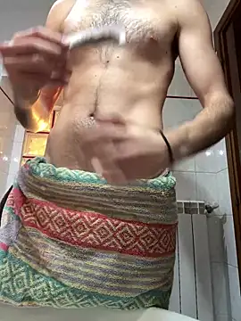 Snapshot of tizioacasa chatting on 2, 1, 2025 tizioacasa online show from 2, 1, 2025