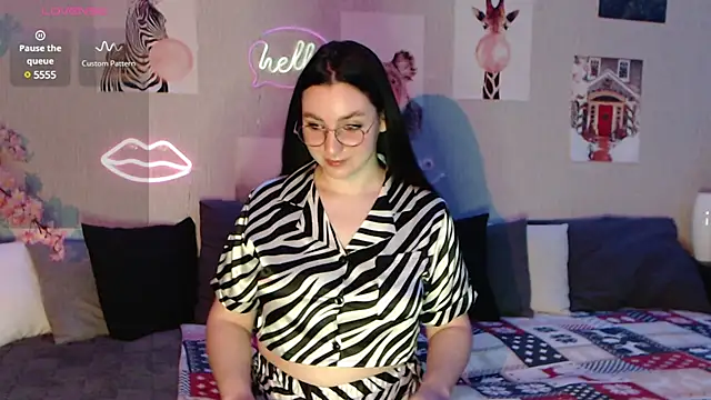 Fluffy Tiffy online show from 4, 2, 2025