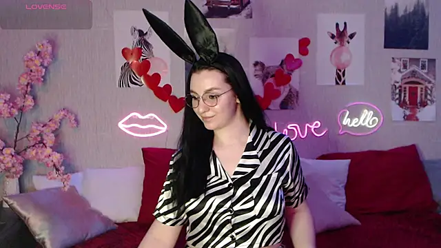 Fluffy Tiffy online show from 15, 2, 2025