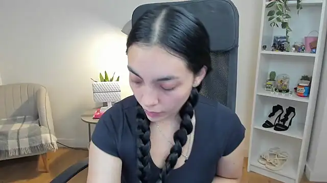  BellaEvans  online show from 25, 5, 2026