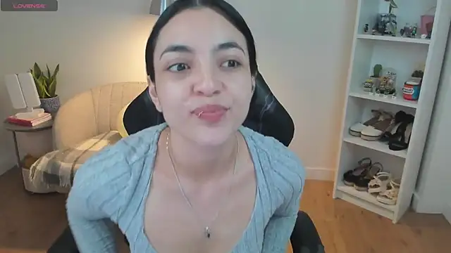  BellaEvans  online show from 27, 3, 2026