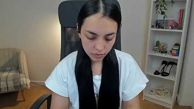  BellaEvans  online show from 5, 6, 2026