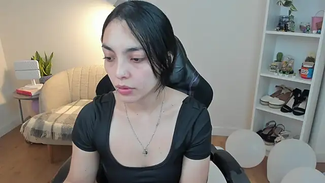  BellaEvans  online show from 14, 4, 2026