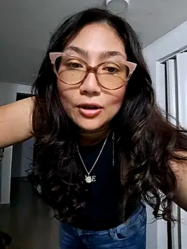 Snapshot of Mia_Ruiz chatting on 1, 2, 2025 Mia Ruiz online show from 1, 2, 2025