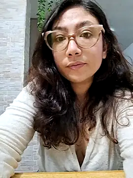 Snapshot of Mia_Ruiz chatting on 5, 3, 2025 Mia Ruiz online show from 5, 3, 2025
