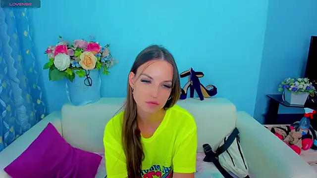 Snapshot of LindaaLu chatting on 10, 6, 2026 LindaaLu online show from 10, 6, 2026