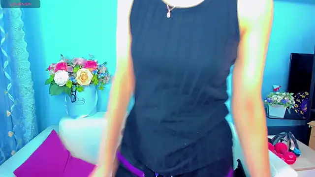 Snapshot of LindaaLu chatting on 18, 5, 2026 LindaaLu online show from 18, 5, 2026